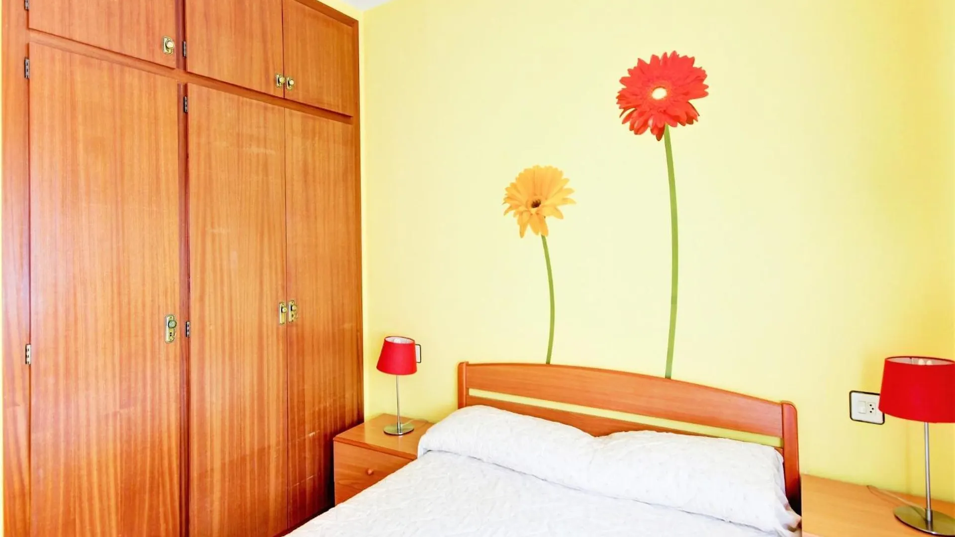 Romantic Apartment With View Roses