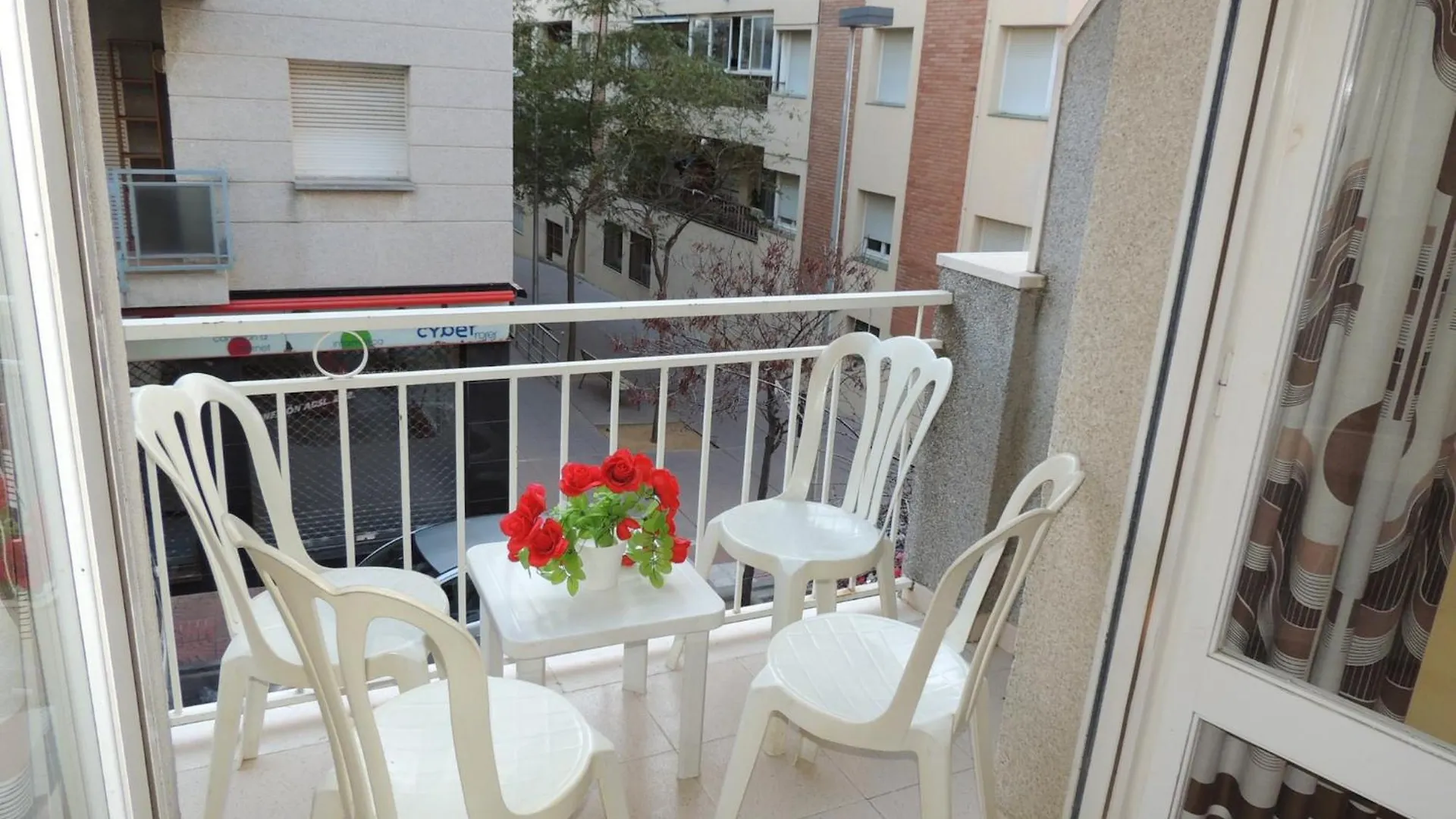 Romantic Apartment With View Roses 0*,