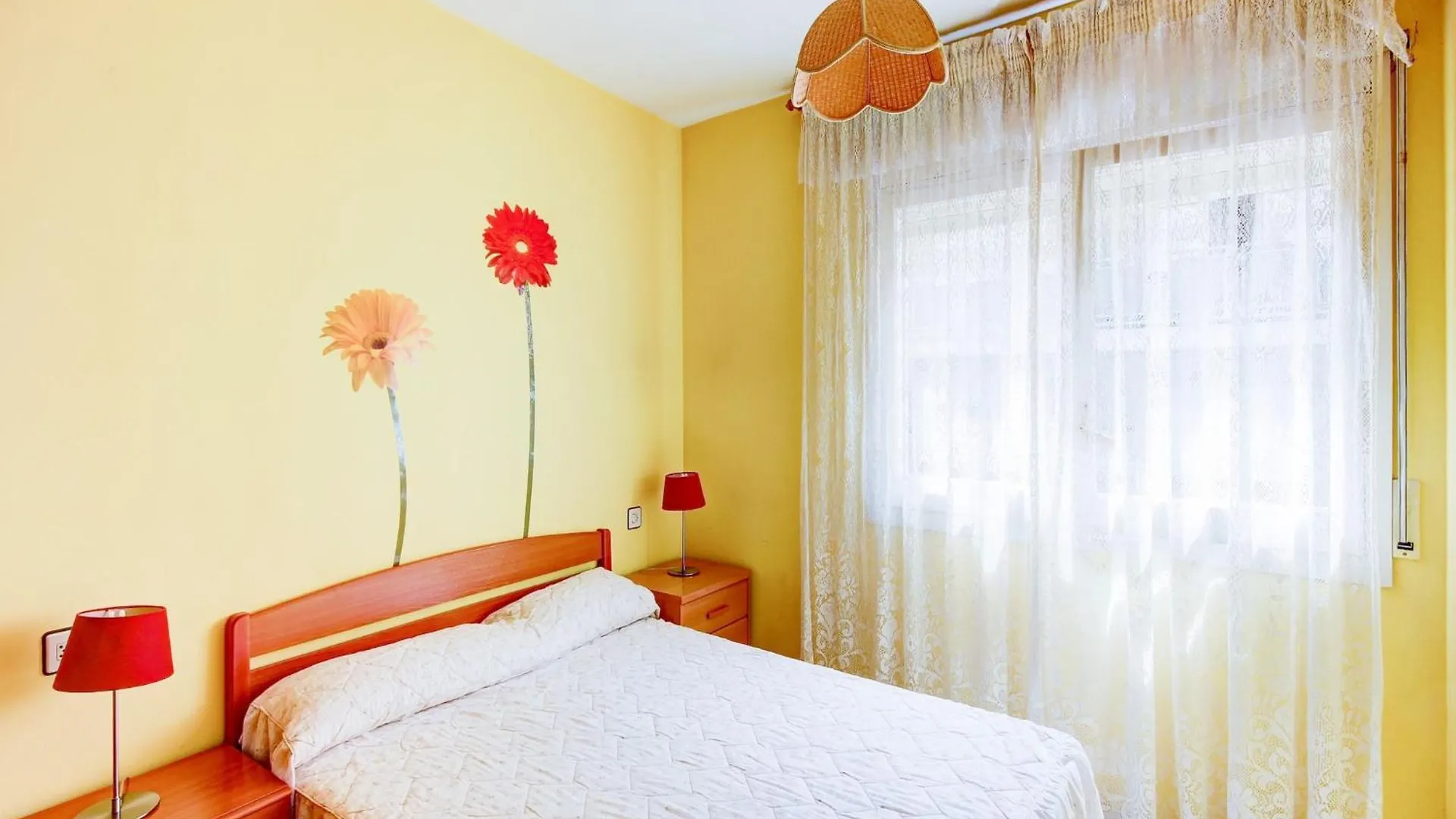 Romantic Apartment With View Roses 0*,