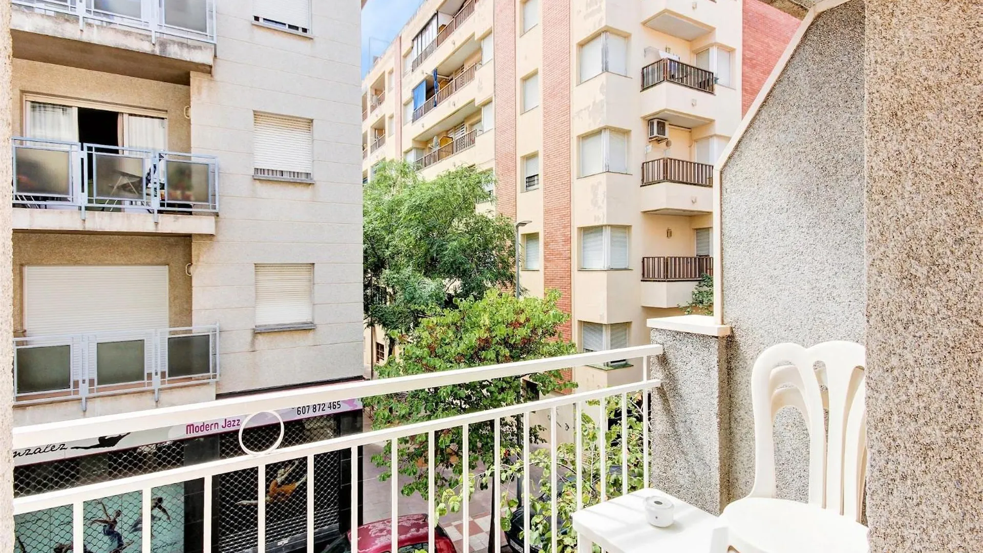 Romantic Apartment With View Roses