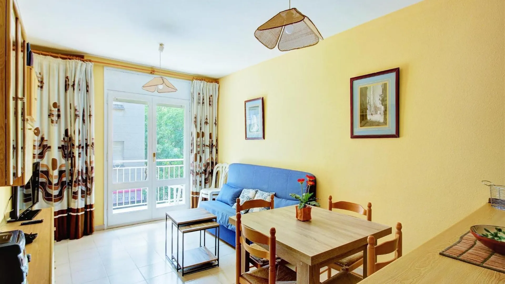 רוזס Romantic Apartment With View 0*,  ספרד